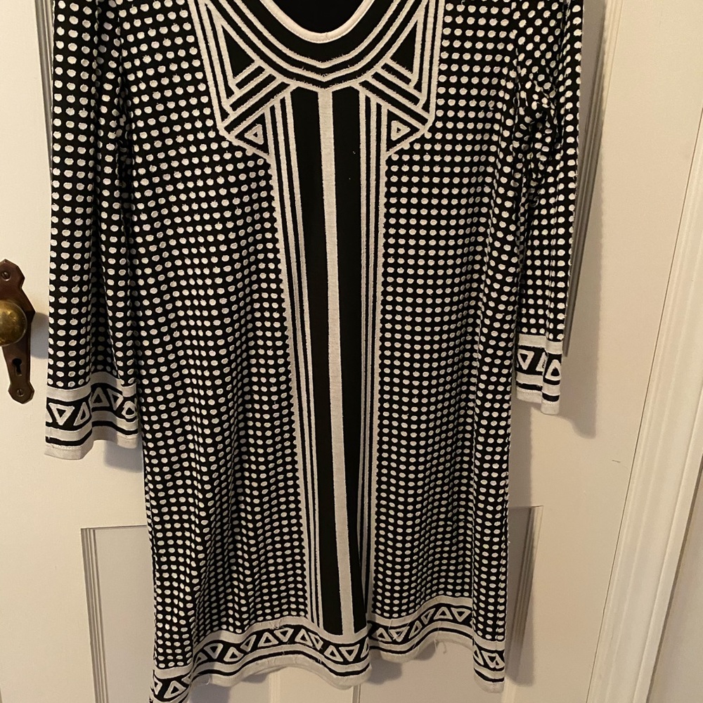 Max studio black and white geometric dress